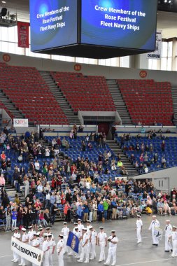 PORTLAND, OR - 8 Haziran 2019 'da Portland, Oregon' daki Moda Center 'daki Spirit Mountain Kumarhanesi Grand Floral Parade, 8 Haziran 2019' da görüldü. Geçit alayı Portland Gül Festivali 'nin en önemli parçasıdır..