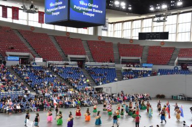 PORTLAND, OR - 8 Haziran 2019 'da Portland, Oregon' daki Moda Center 'daki Spirit Mountain Kumarhanesi Grand Floral Parade, 8 Haziran 2019' da görüldü. Geçit alayı Portland Gül Festivali 'nin en önemli parçasıdır..