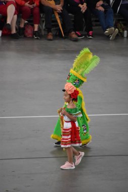 PORTLAND, OR - 8 Haziran 2019 'da Portland, Oregon' daki Moda Center 'daki Spirit Mountain Kumarhanesi Grand Floral Parade, 8 Haziran 2019' da görüldü. Geçit alayı Portland Gül Festivali 'nin en önemli parçasıdır..