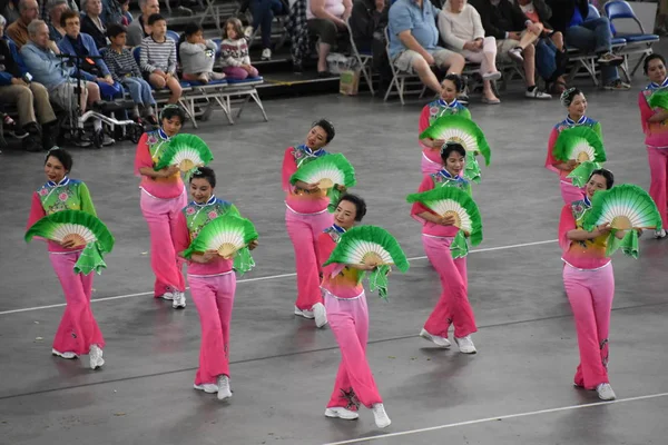 Portland Jun 2019 Spirit Mountain Casino Grand Floral Parade Moda — 图库照片