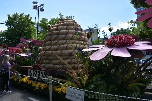 Portlandia Lub Czerwca Pływa 2019 Spirit Mountain Casino Grand Floral — Zdjęcie stockowe