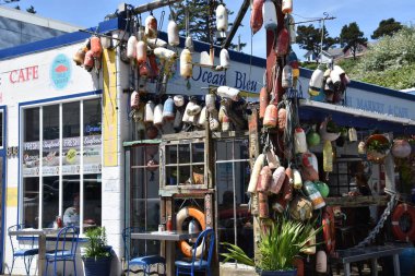 NEWPORT, OR - 9 Haziran 2019 'da görüldüğü üzere Newport, Oregon' daki Tarihi Bayfront.