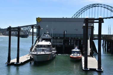 NEWPORT, OR - 9 Haziran 2019 'da görüldüğü üzere Newport, Oregon' daki Tarihi Bayfront.