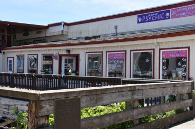 NEWPORT, OR - 9 Haziran 2019 'da görüldüğü üzere Newport, Oregon' daki Tarihi Bayfront.