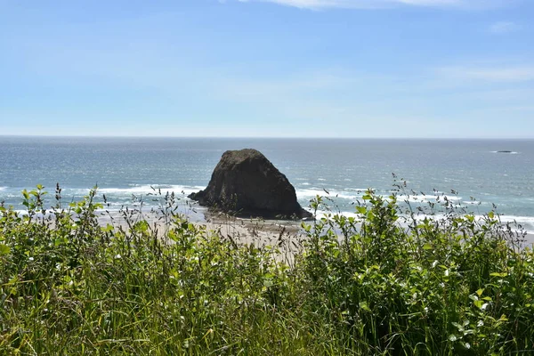 Monólito Haystack Rock Cannon Beach Oregon — Fotografia de Stock