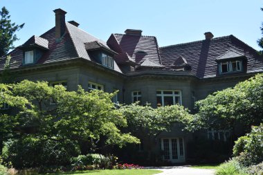 Portland, Oregon - Haz 12: Pittock Mansion Portland, Oregon, olarak Haziran 12, 2019 tarihinde görüldü. Konak aslında 1914 yılında Londra doğumlu Oregonlu yayıncı Henry Pittock ve eşi Georgiana için özel bir ev olarak inşa edilmiştir..