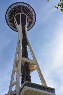 Seattle, Wa Jun 12: Space Needle Seattle, Washington, Haziran'da 12, 2019. Gözlem kulesi Seattle Merkezi'nde 1962 Dünya Fuarı için inşa edilmiş ve 2.3 milyondan fazla ziyaretçi çekti.