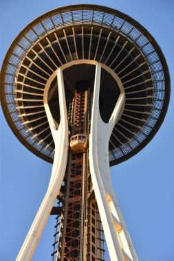 Seattle, Wa Jun 12: Space Needle Seattle, Washington, Haziran'da 12, 2019. Gözlem kulesi Seattle Merkezi'nde 1962 Dünya Fuarı için inşa edilmiş ve 2.3 milyondan fazla ziyaretçi çekti.