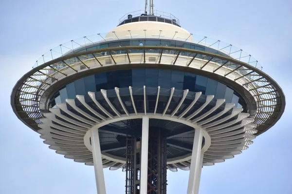 Seattle, Wa Jun 12: Space Needle Seattle, Washington, Haziran'da 12, 2019. Gözlem kulesi Seattle Merkezi'nde 1962 Dünya Fuarı için inşa edilmiş ve 2.3 milyondan fazla ziyaretçi çekti.