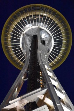 Seattle, Wa Jul 12: Space Needle Seattle, Washington, Temmuz'da 12, 2019. Gözlem kulesi Seattle Merkezi'nde 1962 Dünya Fuarı için inşa edilmiş ve 2.3 milyondan fazla ziyaretçi çekti.