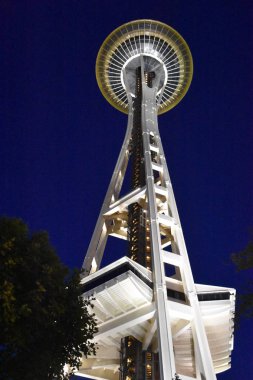 Seattle, Wa Jul 12: Space Needle Seattle, Washington, Temmuz'da 12, 2019. Gözlem kulesi Seattle Merkezi'nde 1962 Dünya Fuarı için inşa edilmiş ve 2.3 milyondan fazla ziyaretçi çekti.