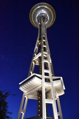 Seattle, Wa Jul 12: Space Needle Seattle, Washington, Temmuz'da 12, 2019. Gözlem kulesi Seattle Merkezi'nde 1962 Dünya Fuarı için inşa edilmiş ve 2.3 milyondan fazla ziyaretçi çekti.