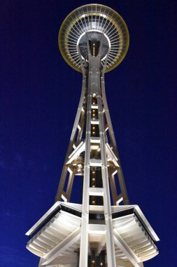 Seattle, Wa Jul 12: Space Needle Seattle, Washington, Temmuz'da 12, 2019. Gözlem kulesi Seattle Merkezi'nde 1962 Dünya Fuarı için inşa edilmiş ve 2.3 milyondan fazla ziyaretçi çekti.