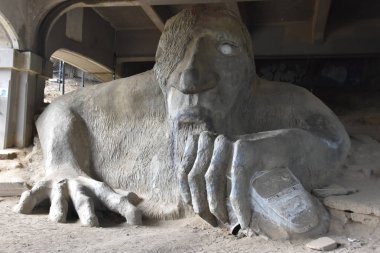 Seattle, Wa - Haz 13: Fremont Troll Seattle, Washington, olarak Haziran 13, 2019 tarihinde görüldü. Steve Badanes, Will Martin, Donna Walter ve Ross Whitehead: Dört yerel sanatçı tarafından heykel oldu.