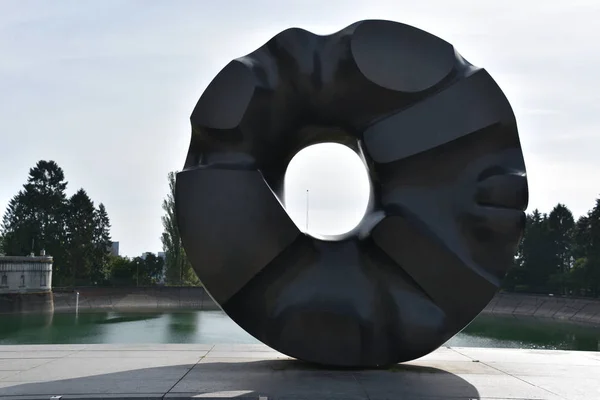 Seattle Junio Escultura Black Hole Sun Noguchi Volunteer Park Seattle — Foto de Stock