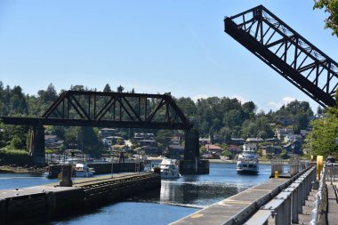 Seattle, Wa - Jul 15: Hiram M. Chittenden Locks (Ballard Locks) Seattle, Washington, 15 Temmuz 2019 tarihinde görüldüğü gibi. Bu Seattle, Washington Gölü Washington Gemi Kanalı, Salmon Bay batı ucunda kilitleri bir komplekstir.
