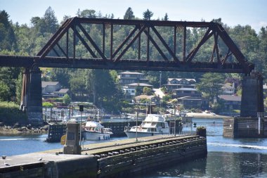 Seattle, Wa - Jul 15: Hiram M. Chittenden Locks (Ballard Locks) Seattle, Washington, 15 Temmuz 2019 tarihinde görüldüğü gibi. Bu Seattle, Washington Gölü Washington Gemi Kanalı, Salmon Bay batı ucunda kilitleri bir komplekstir.