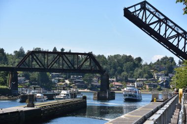 Seattle, Wa - Jul 15: Hiram M. Chittenden Locks (Ballard Locks) Seattle, Washington, 15 Temmuz 2019 tarihinde görüldüğü gibi. Bu Seattle, Washington Gölü Washington Gemi Kanalı, Salmon Bay batı ucunda kilitleri bir komplekstir.