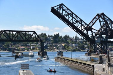 Seattle, Wa - Jul 15: Hiram M. Chittenden Locks (Ballard Locks) Seattle, Washington, 15 Temmuz 2019 tarihinde görüldüğü gibi. Bu Seattle, Washington Gölü Washington Gemi Kanalı, Salmon Bay batı ucunda kilitleri bir komplekstir.