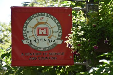 Seattle, Wa - Jul 15: Hiram M. Chittenden Locks (Ballard Locks) Seattle, Washington, 15 Temmuz 2019 tarihinde görüldüğü gibi. Bu Seattle, Washington Gölü Washington Gemi Kanalı, Salmon Bay batı ucunda kilitleri bir komplekstir.