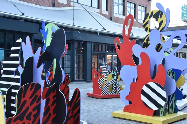 New York, Ny - Haz 23: Wade ve Leta tarafından Seascape Sculpture at Seaport District in Manhattan, New York, 23 Haziran 2019 tarihinde görüldüğü gibi.