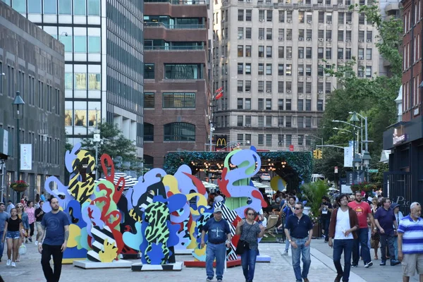 New York, Ny - Haz 23: Wade ve Leta tarafından Seascape Sculpture at Seaport District in Manhattan, New York, 23 Haziran 2019 tarihinde görüldüğü gibi.