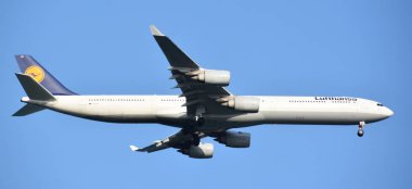 Revere, Ma Jul 27: Lufthansa Havaalanı 27 Temmuz 2019 tarihinde görüldüğü üzere Boston Logan Uluslararası Havalimanı 'na inmek üzere..