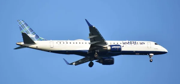 Revere Jul Avião Jetblue Prestes Pousar Aeroporto Internacional Boston Logan — Fotografia de Stock