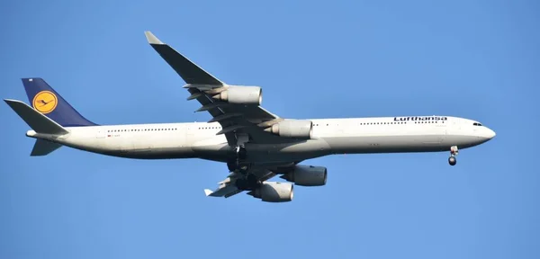 Revere Jul Lufthansa Flygplan Väg Att Landa Boston Logan International — Stockfoto