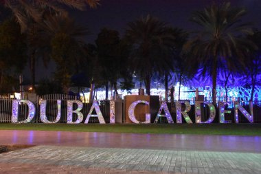 Dubai, BAE - 14 Şubat 2020 'de Dubai, BAE' de görülen Dubai Garden Glow. 200 bin saatlik çalışma saatinde 150 sanatçının yaptığı 40 dönüm alana yayılmış..
