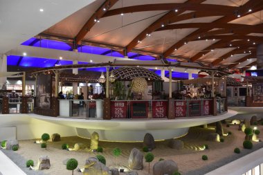 ŞARJAH, BAE - 16 Şubat 2019 'da görüldüğü gibi Sharjah, BAE' deki Sahara Alışveriş Merkezi Alışveriş Merkezi.