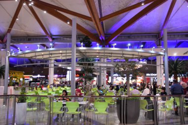 ŞARJAH, BAE - 16 Şubat 2019 'da görüldüğü gibi Sharjah, BAE' deki Sahara Alışveriş Merkezi Alışveriş Merkezi.