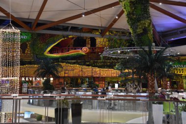 ŞARJAH, BAE - 16 Şubat 2019 'da görüldüğü gibi Sharjah, BAE' deki Sahara Alışveriş Merkezi Alışveriş Merkezi.