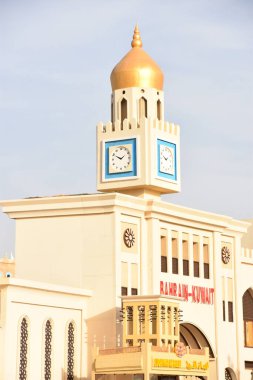 DUBAI, BAE - 18 Şubat 2020 'de Dubai, BAE' deki Global Village 'da görülen Bahreyn-Kuveyt Pavyonu. Global Village 'ın dünyanın en büyük turizm, eğlence ve eğlence projesi olduğu iddia ediliyor..