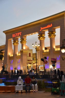DUBAI, BAE - 18 Şubat 2020 'de Dubai, BAE' deki Global Village 'da görülen Mısır Pavyonu. Global Village 'ın dünyanın en büyük turizm, eğlence ve eğlence projesi olduğu iddia ediliyor..