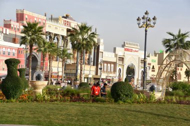 DUBAI, BAE - 18 Şubat 2020 'de görüldüğü gibi Dubai, BAE' deki Global Village. Global Village 'ın dünyanın en büyük turizm, eğlence ve eğlence projesi olduğu iddia ediliyor..