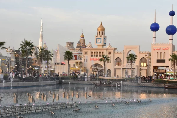 Дубай Оаэ Feb Dancing Fountain Show Global Village Dubai Uae — стоковое фото