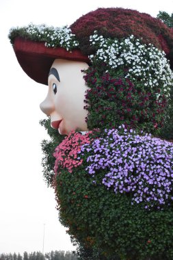 DUBAI, BAE - 20 Şubat 2020 'de Dubai Mucize Bahçesi' nde görüldüğü gibi. Bahçede 45 milyondan fazla çiçek var..