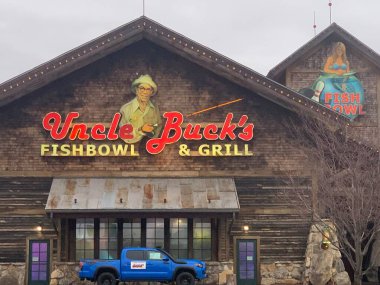 11 Ocak 2020 'de Bridgeport, Connecticut' taki Bucks Amca Fishbowl ve Grill 'de bowling oynarken görüldü..