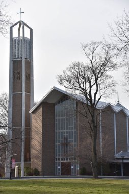 NEW CANAAN, CT - 21 Mart 2020 'de New Canaan, Connecticut' taki St. Marks Episkopal Kilisesi.