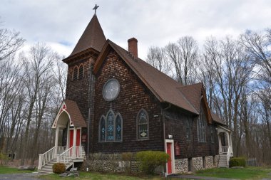 SOUTH SALEM, NY - 25 Nisan 2020 'de South Salem, New York' taki St. Pauls Şapel Episkoposu.
