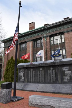 2 Mayıs 2020 'de Bridgeport, Connecticut' ta görülen 2. Dünya Savaşı Anıtı.