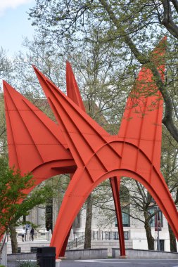 10 Mayıs 2020 'de Alexander Calder tarafından Hartford, Connecticut' ta görülen Stegosaurus.. 