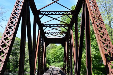 Central Vermont Demiryolu Köprüsü Norwich, Connecticut 'taki Yantic Falls' ta Indian Leap 'te.