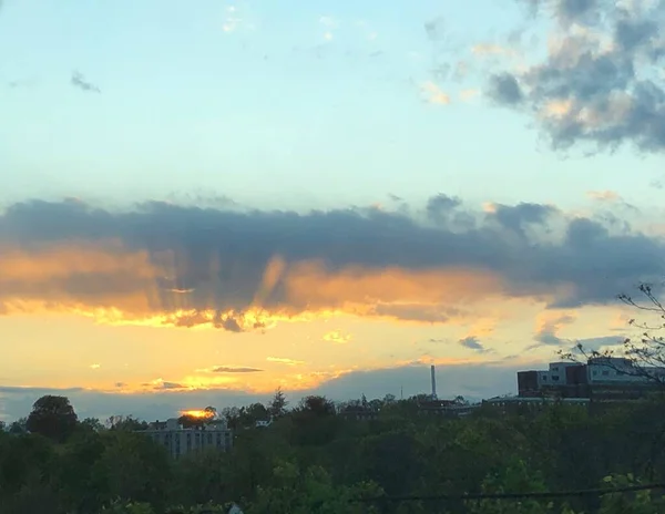 Όμορφο Ηλιοβασίλεμα Χρωματισμένο Ουρανό — Φωτογραφία Αρχείου