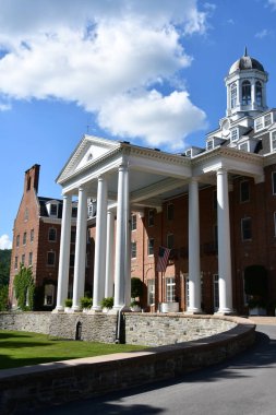 COOPERSTOWN, NY - 24 Temmuz 2020 'de Cooperstown, New York' taki Otesaga Resort Hotel.