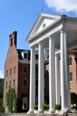 COOPERSTOWN, NY - 24 Temmuz 2020 'de Cooperstown, New York' taki Otesaga Resort Hotel.