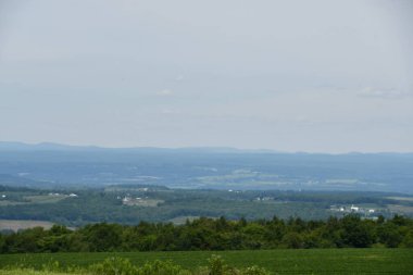 New York 'un kuzeyindeki Cherry Valley' den Mohawk Vadisi manzarası