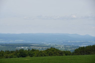 New York 'un kuzeyindeki Cherry Valley' den Mohawk Vadisi manzarası