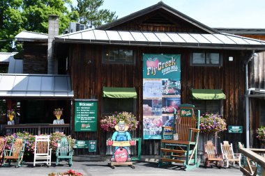 COOPERSTOWN NY - 25 Temmuz 2025 'te Cooperstown, New York' ta görülen Fly Creek Elma Değirmeni.